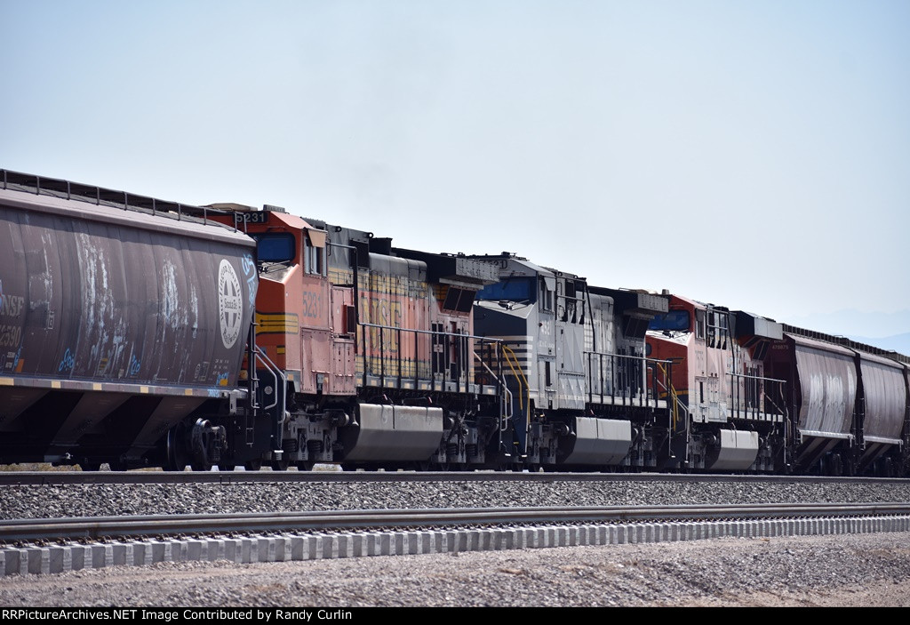 BNSF 5231 Mid DPU